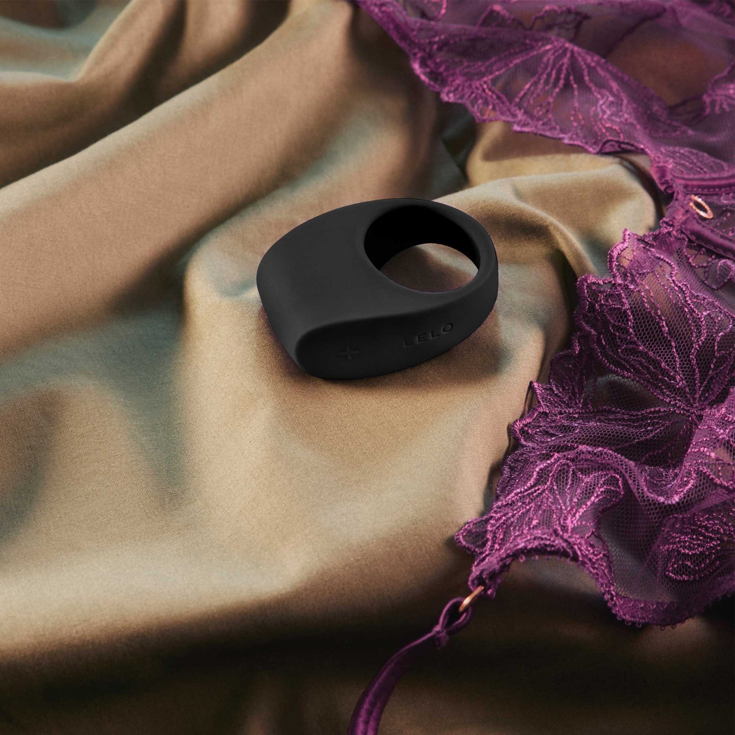 TOR 3 cockring vibrant de Lelo - Noir